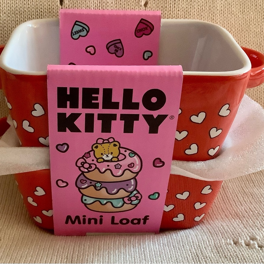 Brand New Hello Kitty Hearts 2 Mini Loaf Pans
